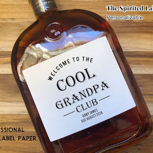 Baby Announcement New Grandparent Wine Label New Grandpa Gift Cool Grandpa Club Gift for Grandma Promoted to Grandpa Pregnancy Reveal to Dad