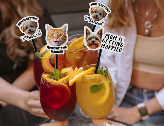 Personalized Dog Face Mom is Getting Married Drink Stirrers/Cocktail & Wedding Drink Stirrers/Bachelorette Party Decorations/Drinkware Decor