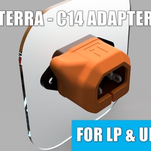 Op de afbeelding: Oranje C14-adapterstopcontact met de tekst "TERRA - C14 ADAPTER" en "FOR LP & ULP" op een witte achtergrond.