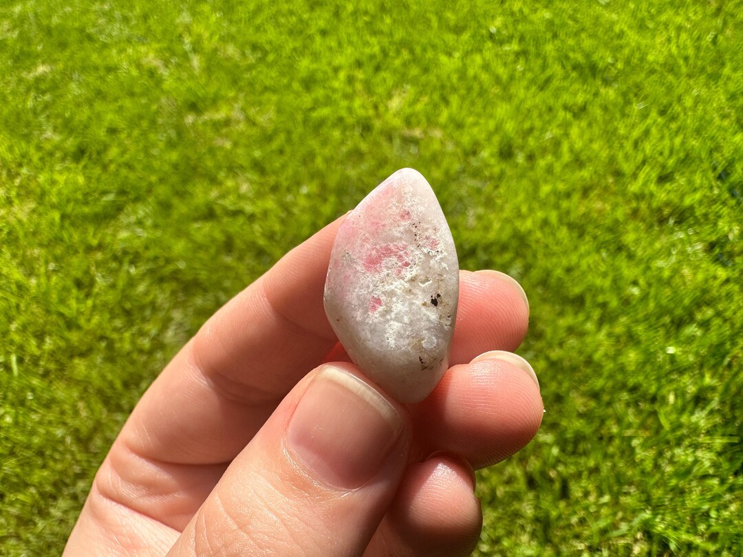 Tugtupite Tumbled Stone UV Reactive, Tenebrescent, Phosphorescent - Etsy