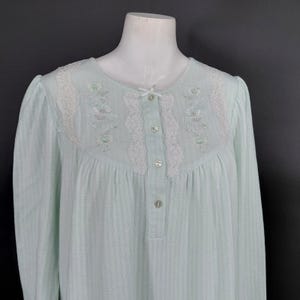 Miss Elaine Nightgown Pajamas Gown Medium Green Floral Lace Button Long Sleeve