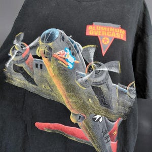 Camiseta Vintage Aluminum Overcast B-17 com estampa de avião, tamanho 2XL, preta, estilo anos 90, costura simples.