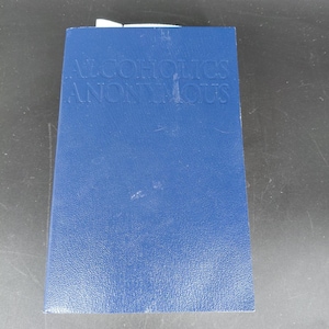 Vintage Anonieme Alcoholisten Paperback Boek Vierde Editie Blauw AA World Service