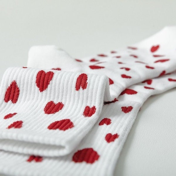 Damensocken/Süße Herzsocken/1 Paar weiße Socken/Bequeme Crew-Mädchensocken/Damengeschenk/Trendige Kleidung/Größe 3-8 UK (EU 35-41)