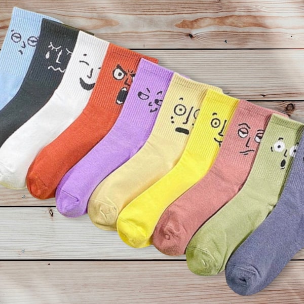 10 Pairs Men’s Women’s Funny Smiley Face Socks/ Colorful Emoji Socks/ Comfortable Crew Socks/Gifts Set Socks/ Size 3-9 UK (EU 35-42)