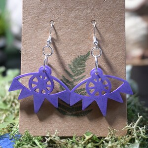 Critical Eye earrings (plain dangle)