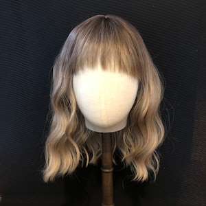 Wavy Ashy Blonde Ombre Wig