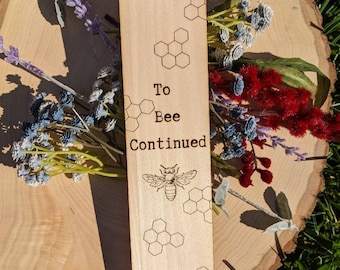 Marcador, "Continuación de la abeja", múltiples acabados, grabado en madera