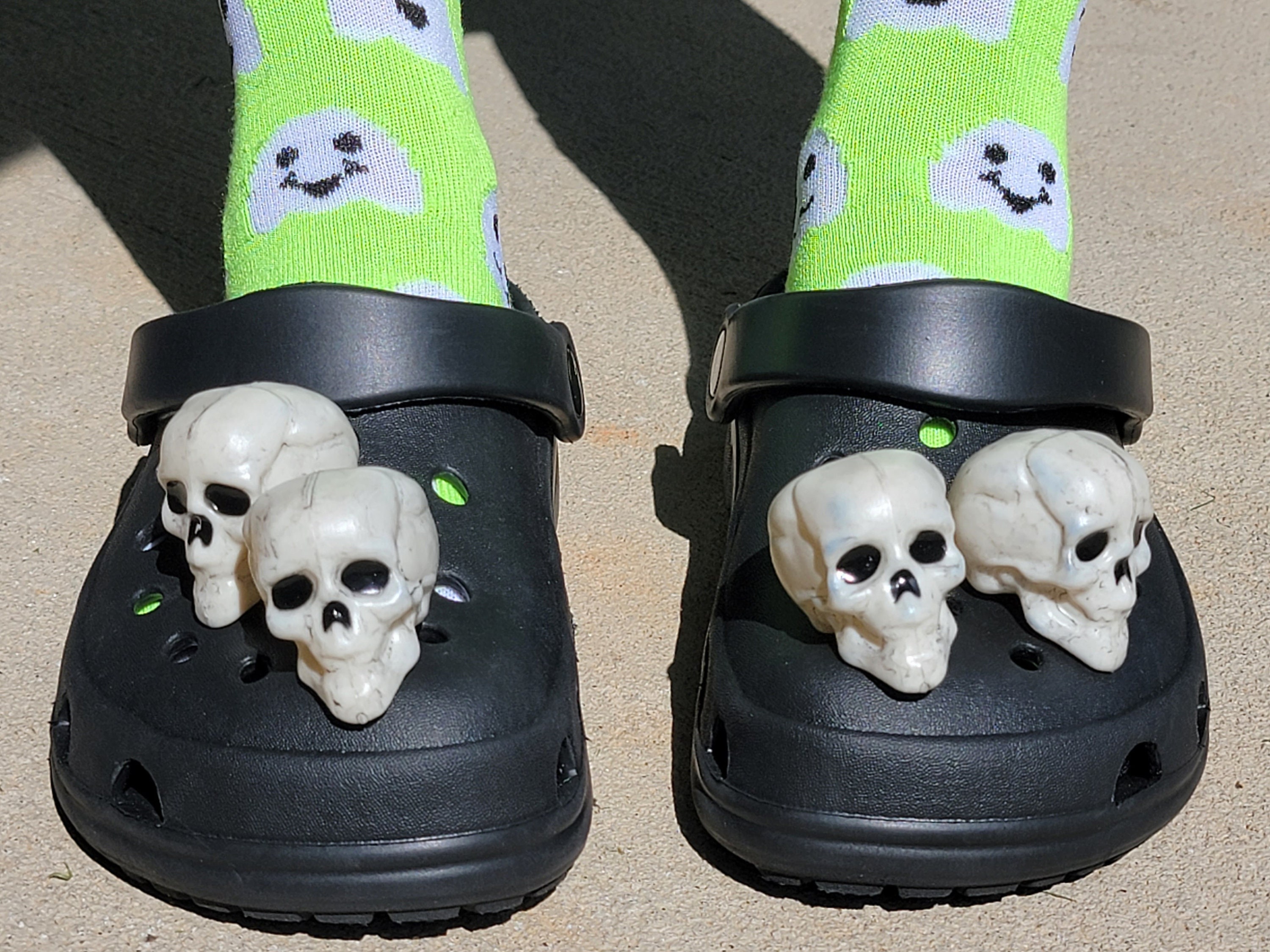 Skull croc charm sales