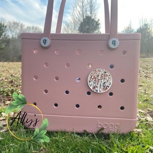 bogg bolsa initial charms