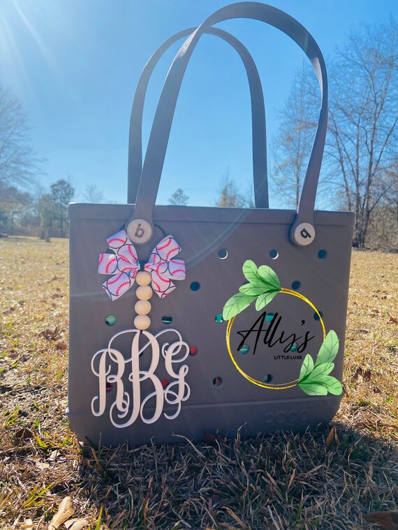 bogg bolsa initial charms