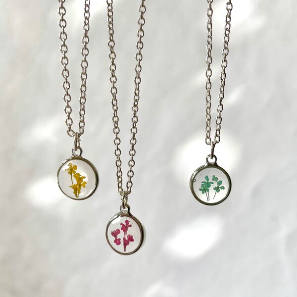 Buy Pressed Flower Necklace Etsy