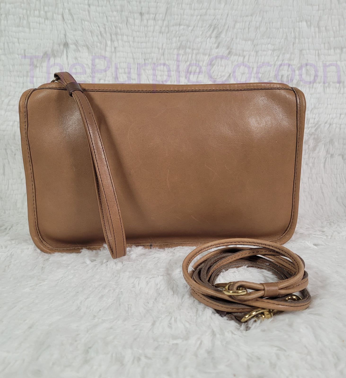 Vintage Coach 80's Turnlock Clutch #9832 In Black Leather | Vintage coach,  Leather, Black leather