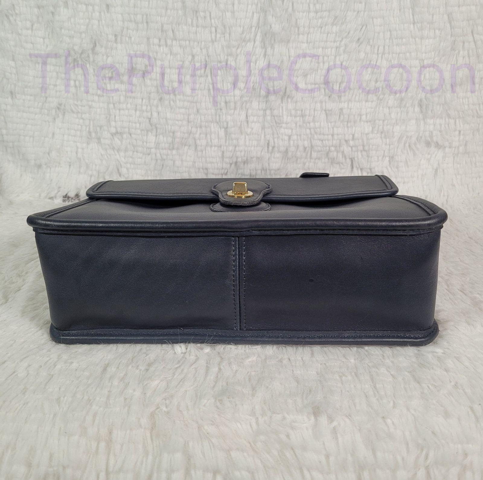 Leather handbag Coach Navy in Leather - 31309247