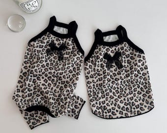 Canotta per cani con stampa leopardata – Tessuto a coste, fiocco in pizzo, abbigliamento per animali domestici