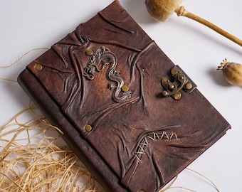 Journal de dragon en cuir véritable pour cadeau de voyageur, carnet de croquis vintage en cuir, couverture de carnet A5 cadeau d’anniversaire fait à la main pour hommes