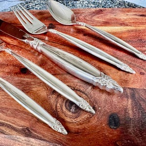 Complete vintage Rogers Bros 'Garland' zilverwerkset uit 1847 voor 12-60 stuks afbeelding 6