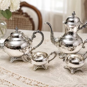 Vintage Wm. A. Rogers Canada Silverplate Tea & Coffee Service – 4 Piece Ornate Footed Set bild 3
