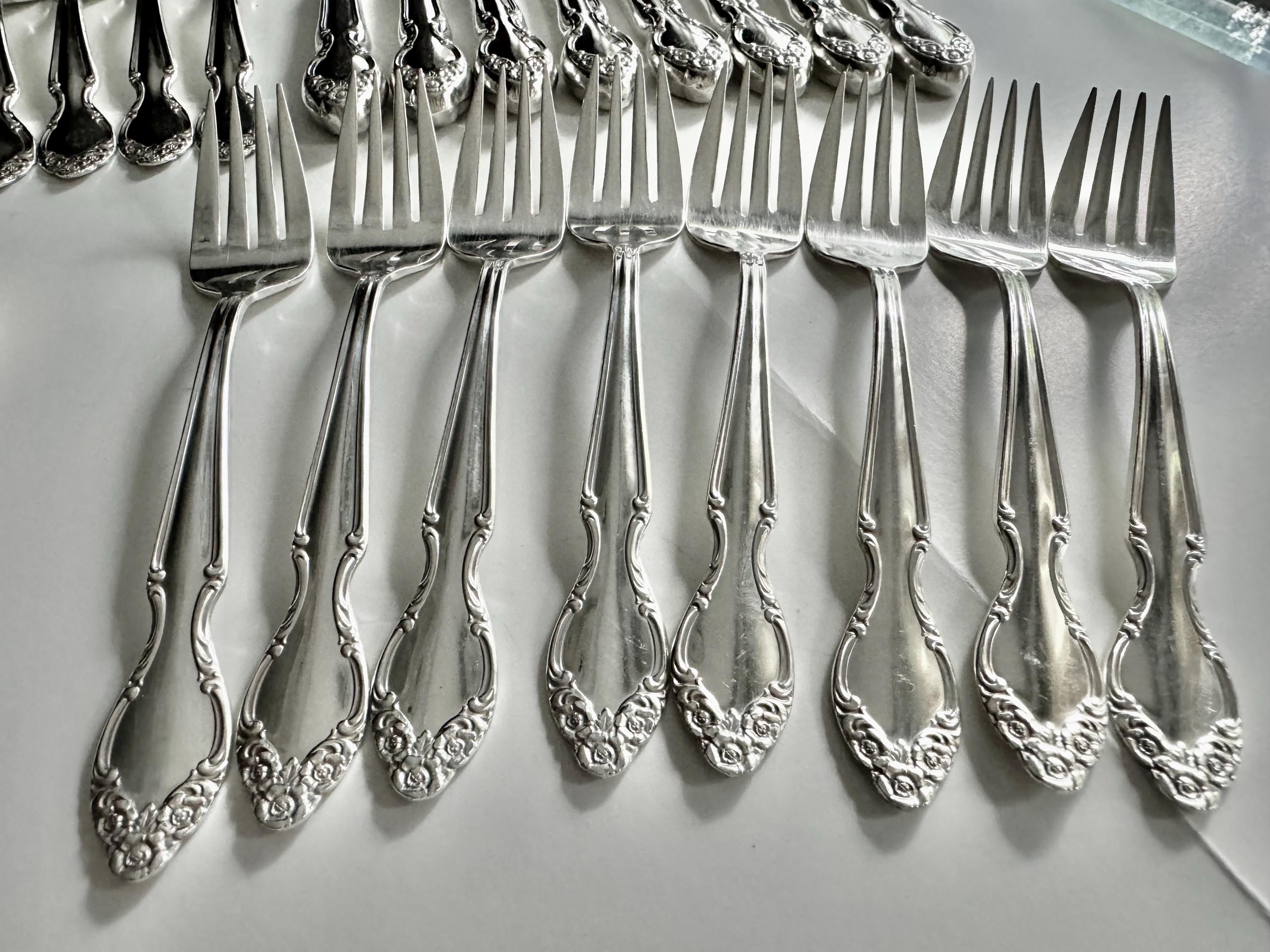 Vintage Silverplate “Silvery Mist” Rogers Bro 1955+ Silverware — Complete Set for 8 Persons 46pcs