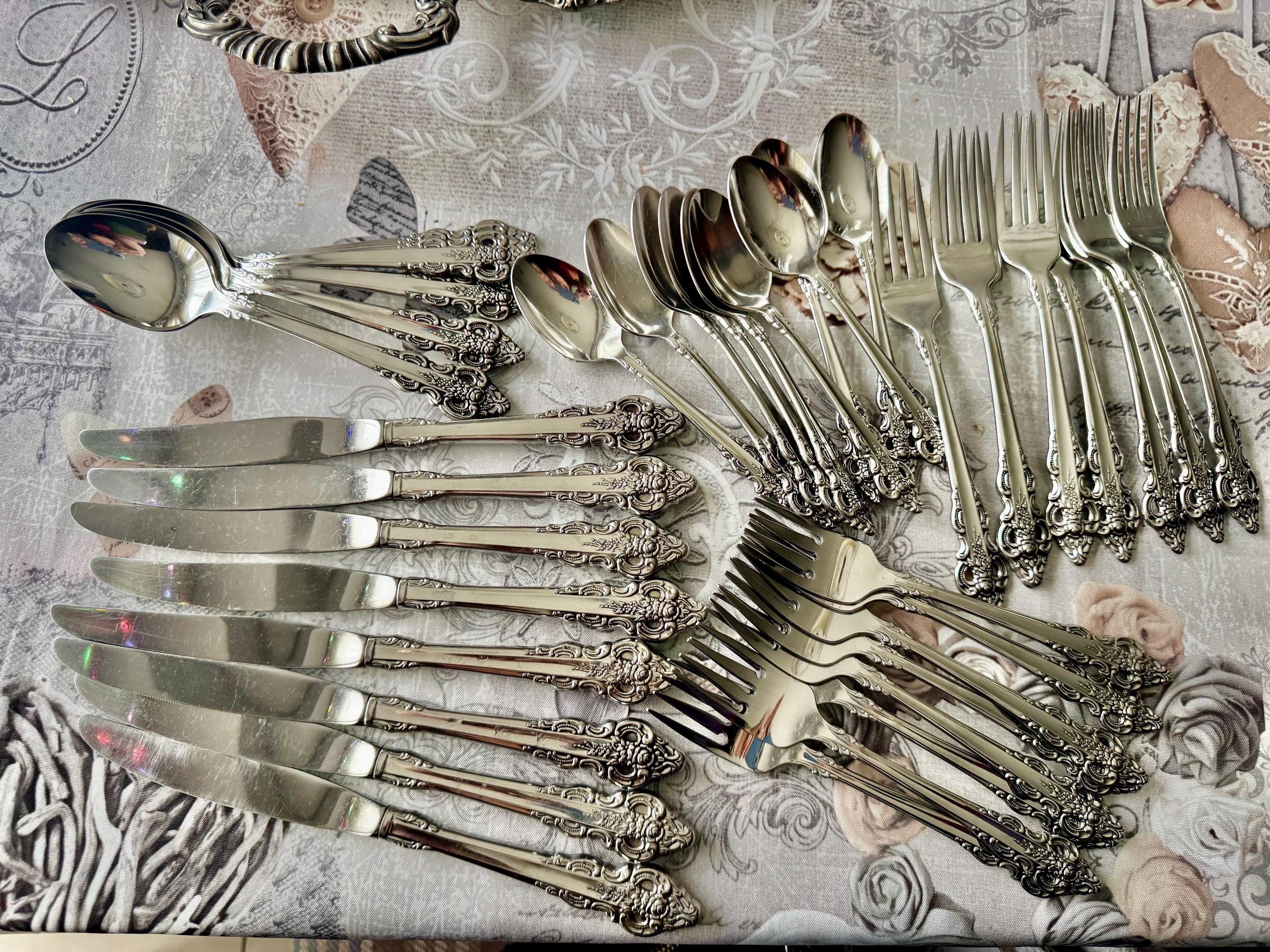 Vintage Oneida Community “Cherbourg” Stainless Flatware Set for 8 Persons – 40 Piece Set