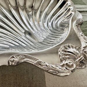 Vintage Grand 16″ Silverplate Shell Hostess Centerpiece Tray with Ornate Handle – Made in USA image 5