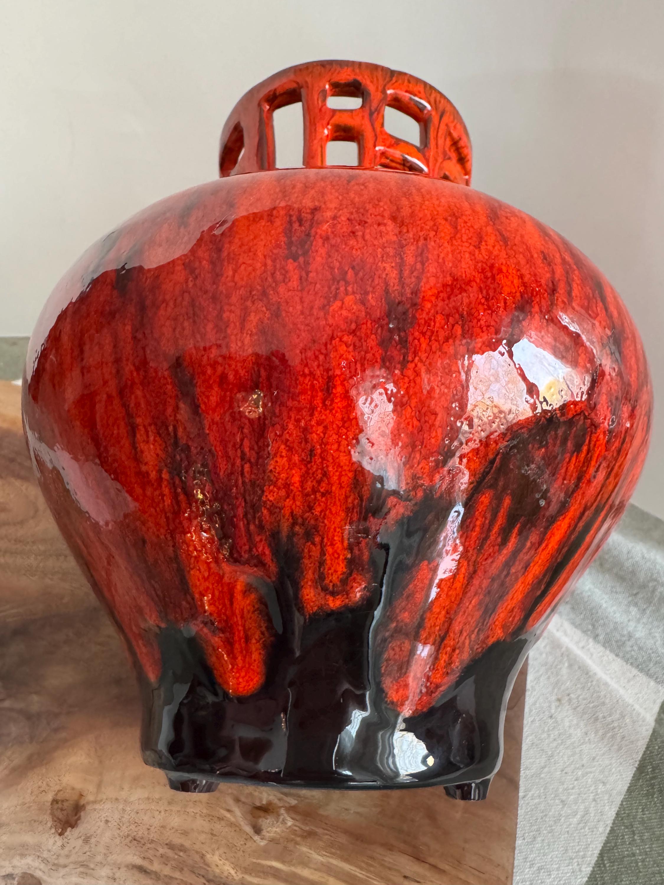 Vintage Evangeline Pottery Lava Glaze Vase 8.5" – Canadian MCM Decor
