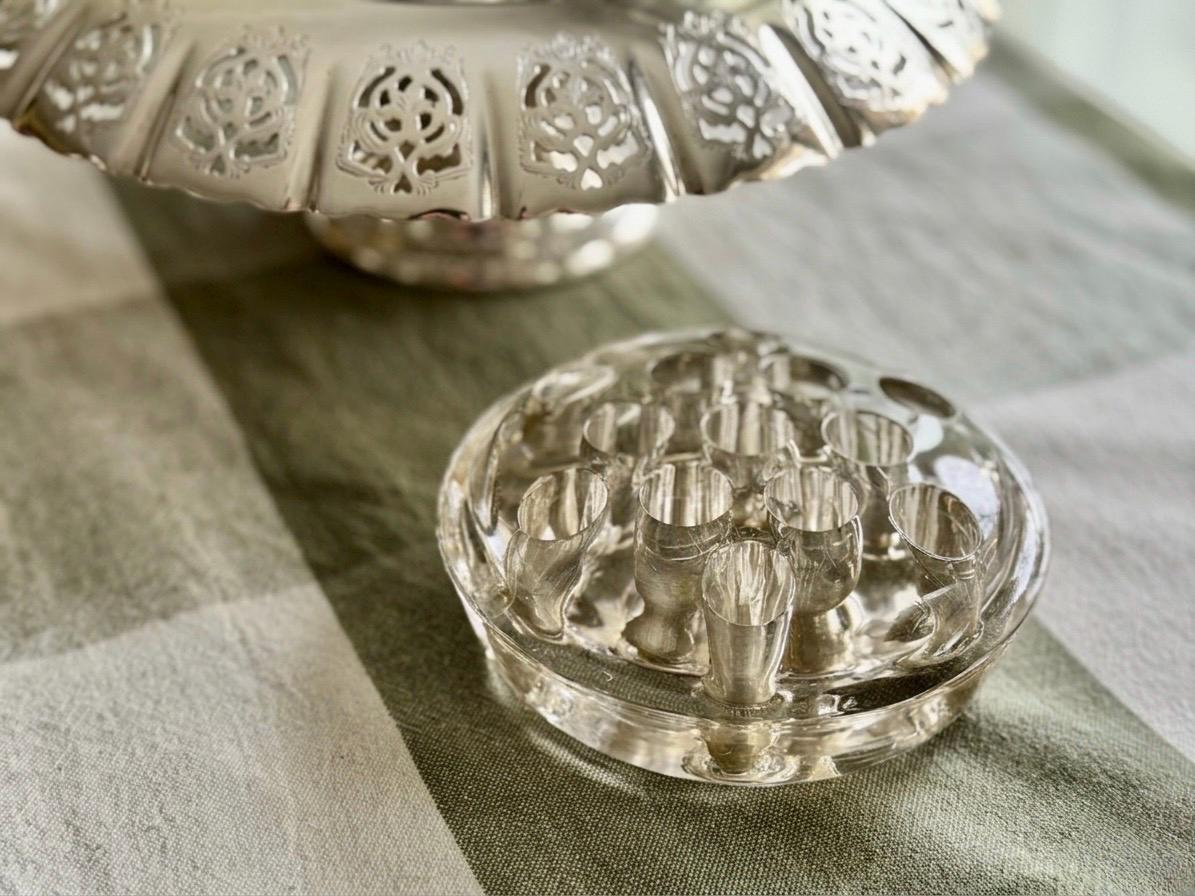 Elegant Vintage Silverplate Centerpiece with Glass Frog – Rose Bowl – Wedding & Event Table Decor