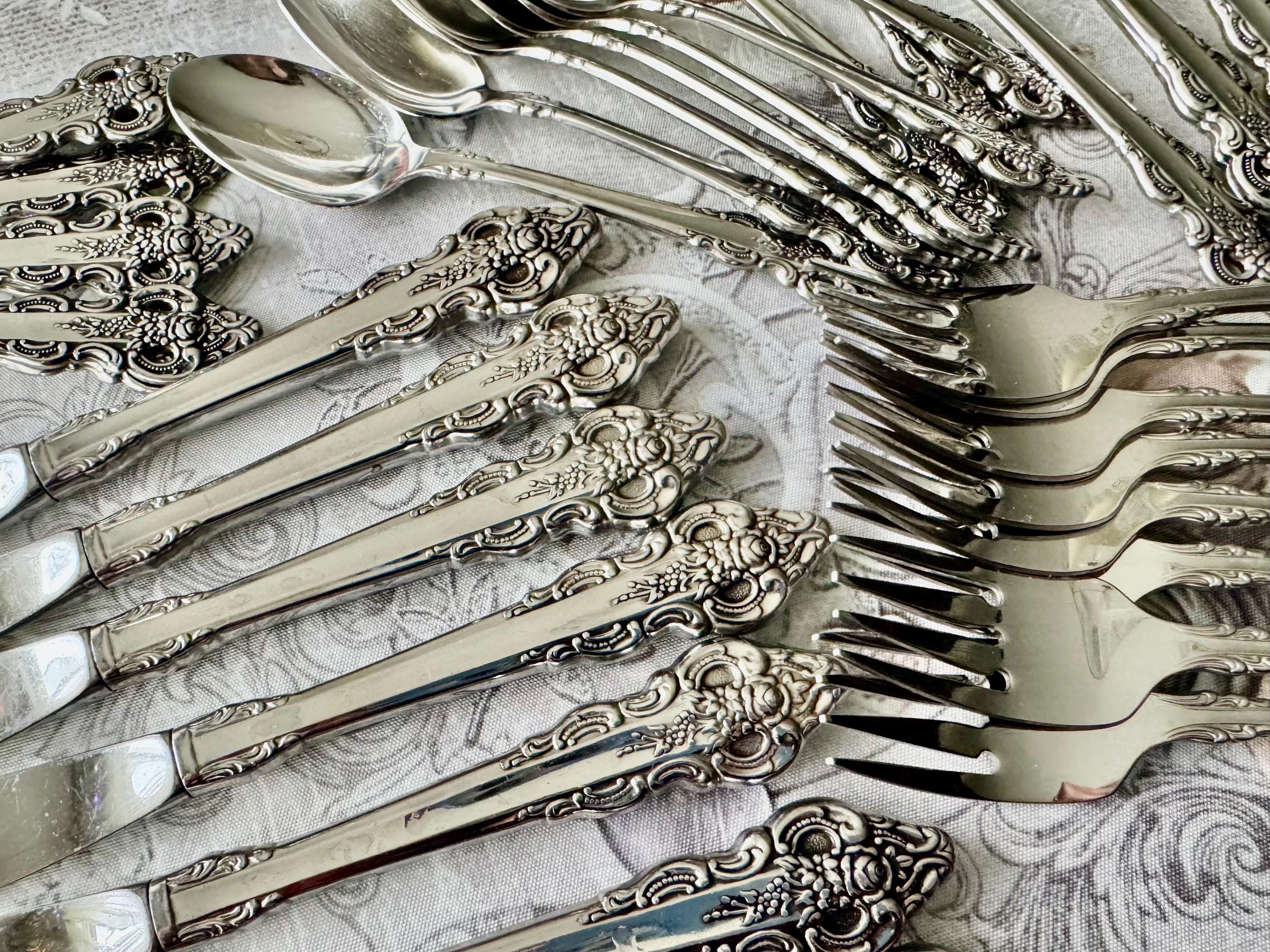 Vintage Oneida Community “Cherbourg” Stainless Flatware Set for 8 Persons – 40 Piece Set