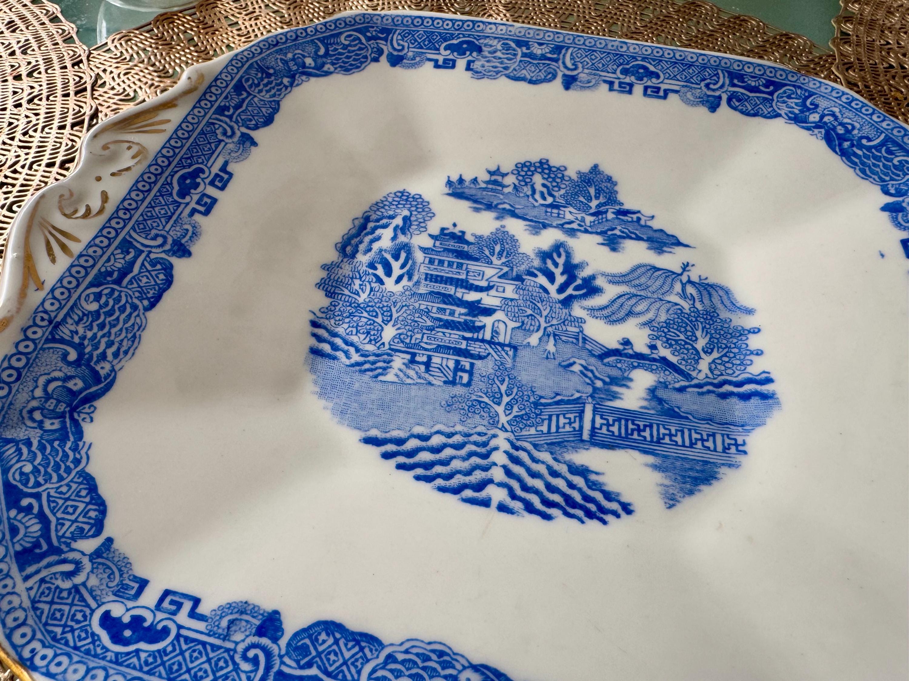 Antique Edwards & Brown Blue Willow Handled Serving Plate – Made in England (1874-1932)