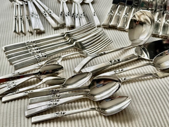 Vintage 1948 Morning Star Silverware Set – Art Deco Community Oneida for 8 (48pcs)