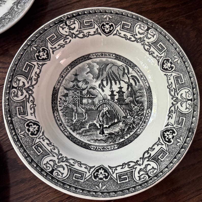Vintage Royalty Wall Plates – Black & White Gallery Collection, Ceramic Porcelain bild 16