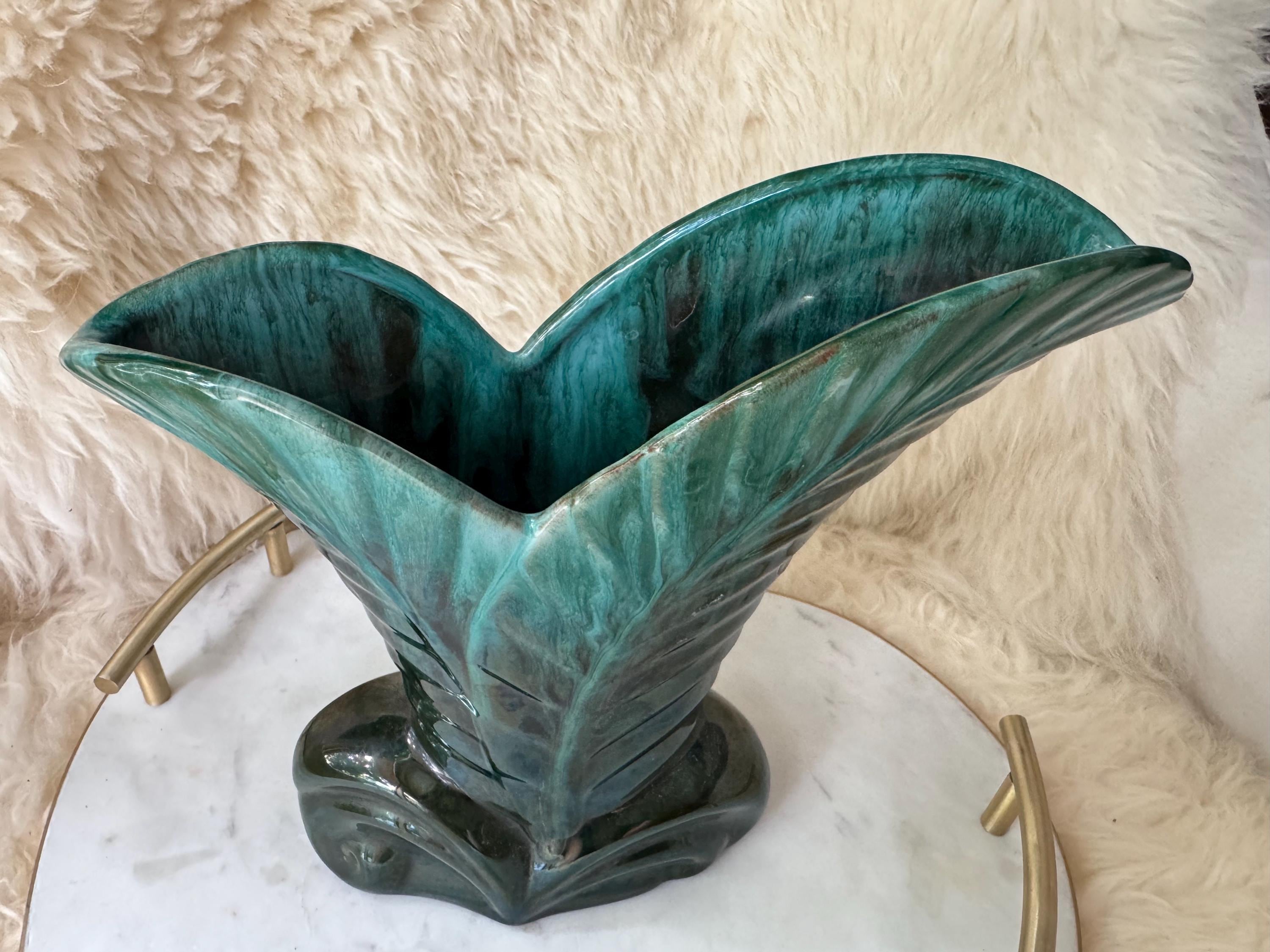 Blue Mountain Pottery Leaf Vase – 8.5” Tall – BMP Canada Green Drip Glaze
