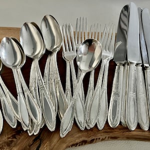 Antique Silver Oneida Mystic-Coronet (Silverplate, 1926) – 25-Piece Silverware Set for 6