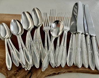Antique Silver Oneida Mystic-Coronet (Silverplate, 1926) – 25-Piece Silverware Set for 6