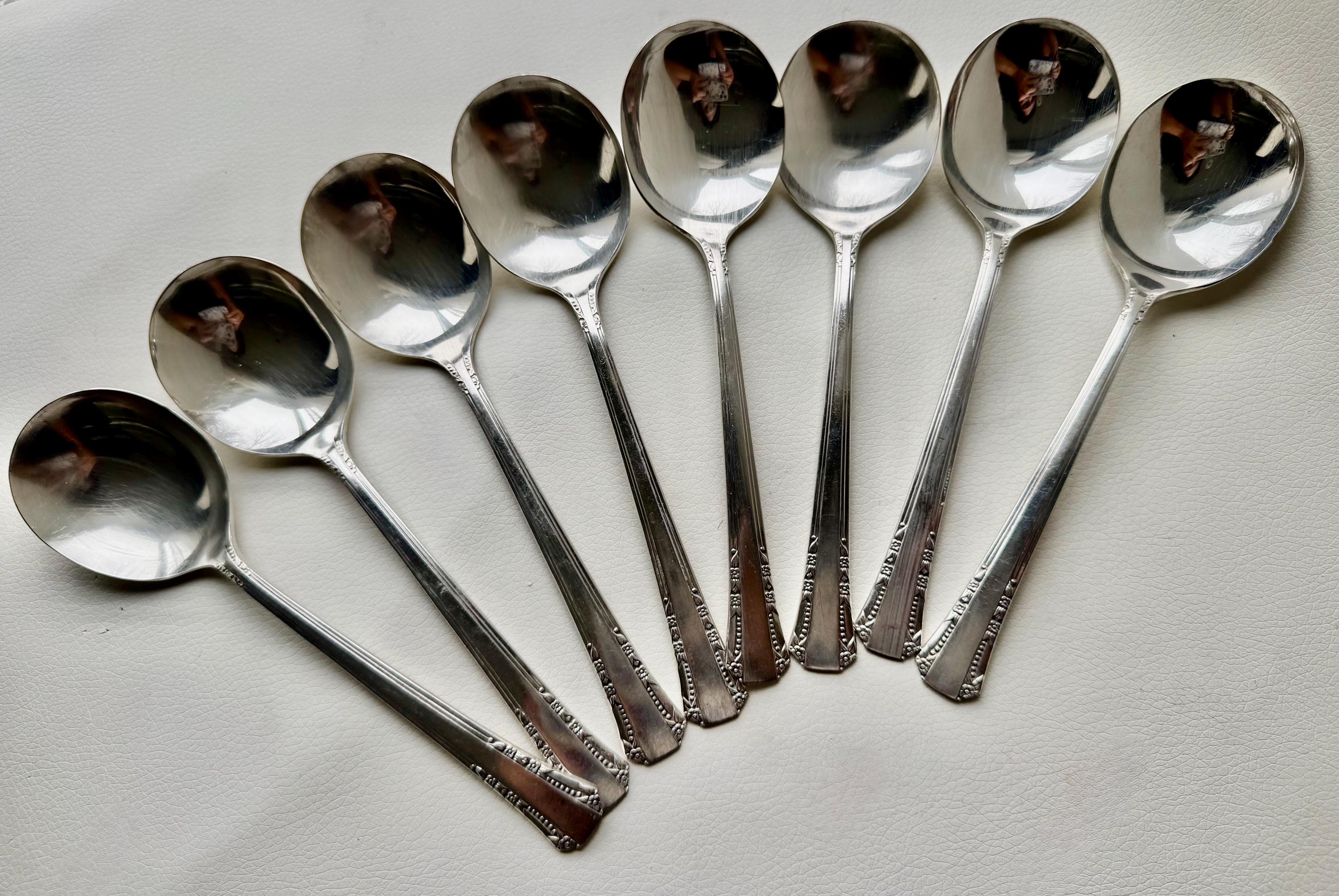 Vintage Rare Round Silverplate Soup Spoons - Set of 8 - Oneida Del Mar