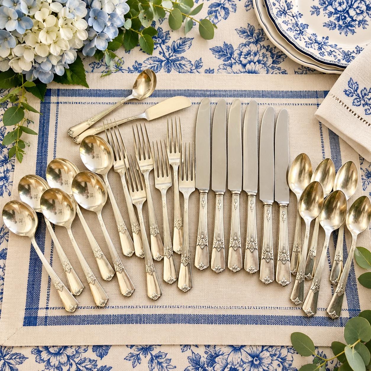 Vintage Wm. Rogers & Son — Guild-Cadence 1932+ Silverware Set for 6 (26 Pieces)