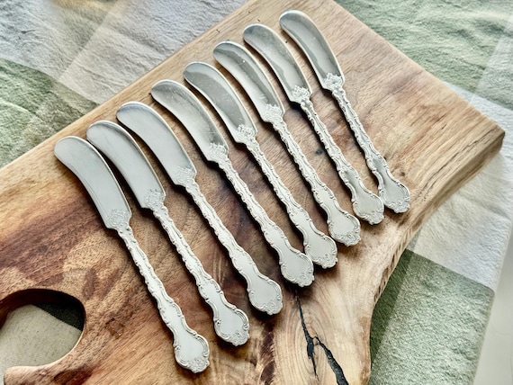 Vintage Silverplate Spreaders — Birks Regency "Louis De France" Silverware — Set of 8