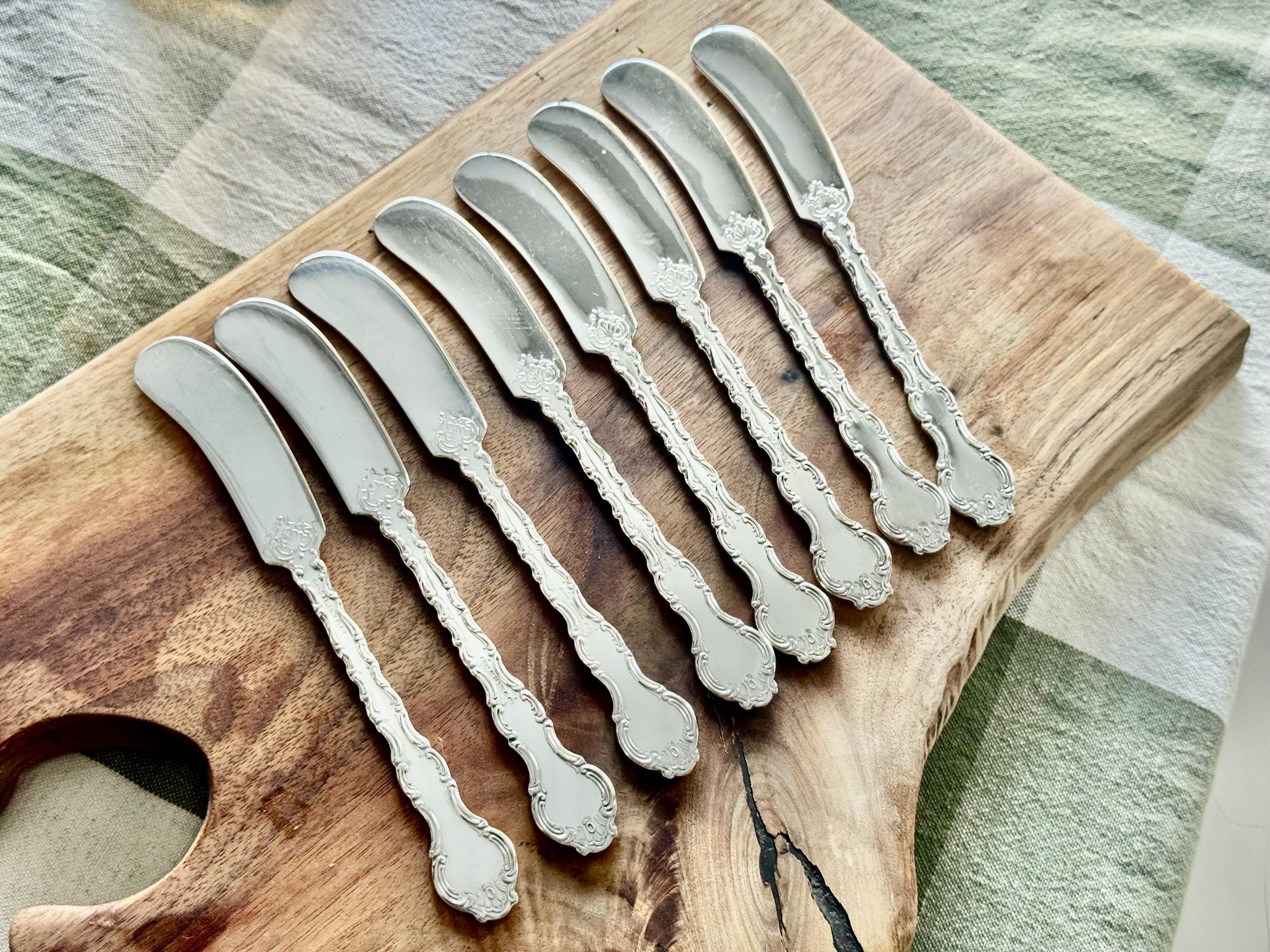 Vintage Silverplate Spreaders — Birks Regency "Louis De France" Silverware — Set of 8