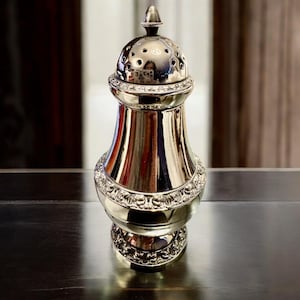 Large 7” Tall Vintage Silverplated Muffineer Sugar Caster – Ianthe of England - Ornate Floral Bands