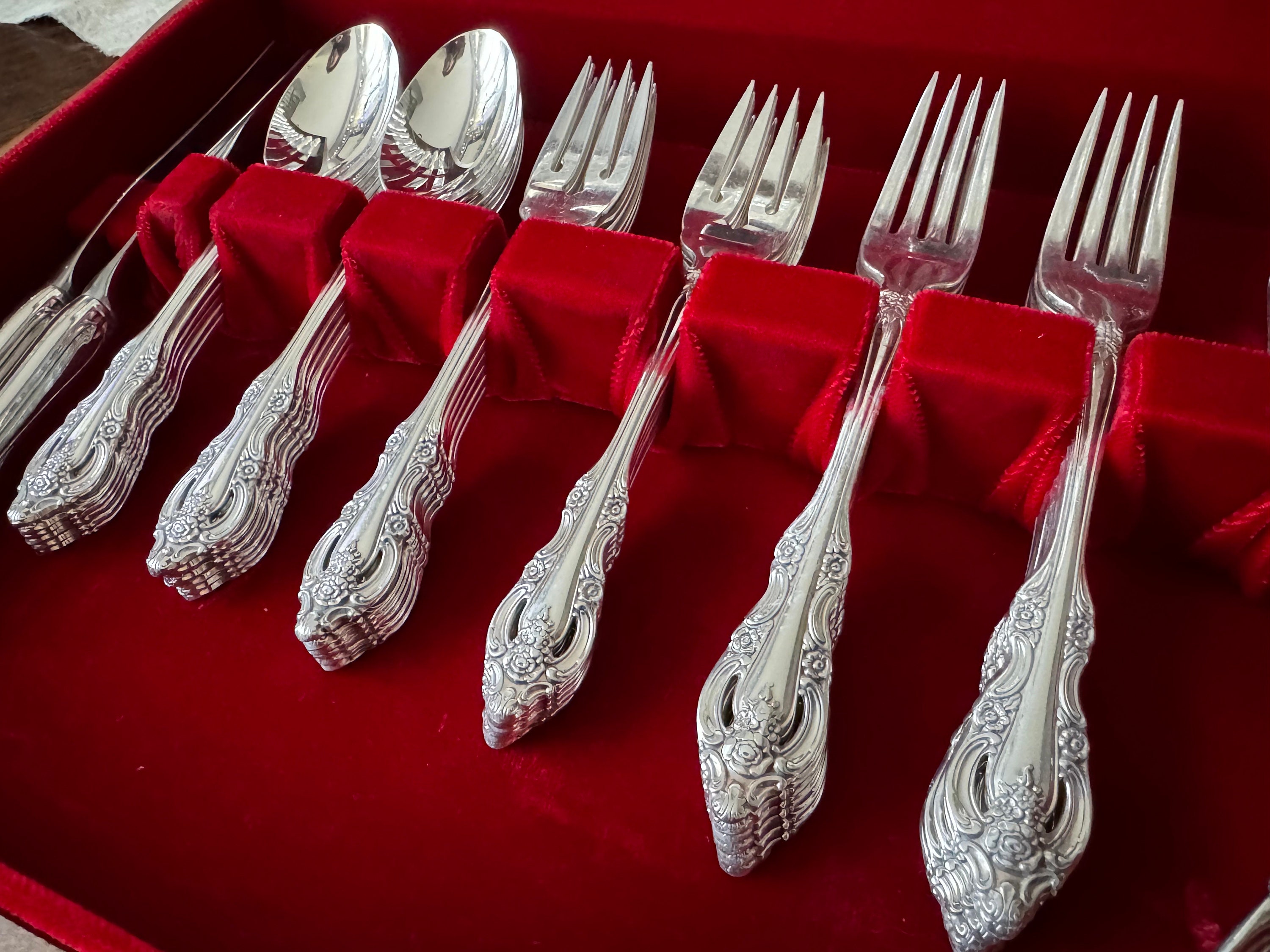 Artistry Vintage 1960+ Complete Silverplate Set for 8 Persons (46 items) — Optional Chest