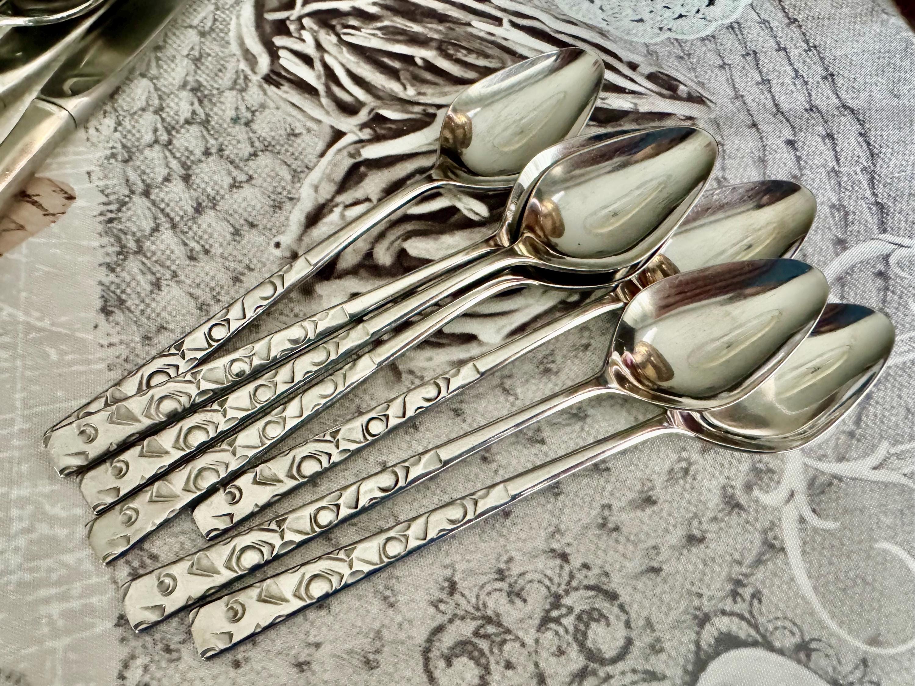 Vintage “Navaho” Stainless Flatware Set by 1847 Rogers Bros – Mid Century Modern (32pcs)