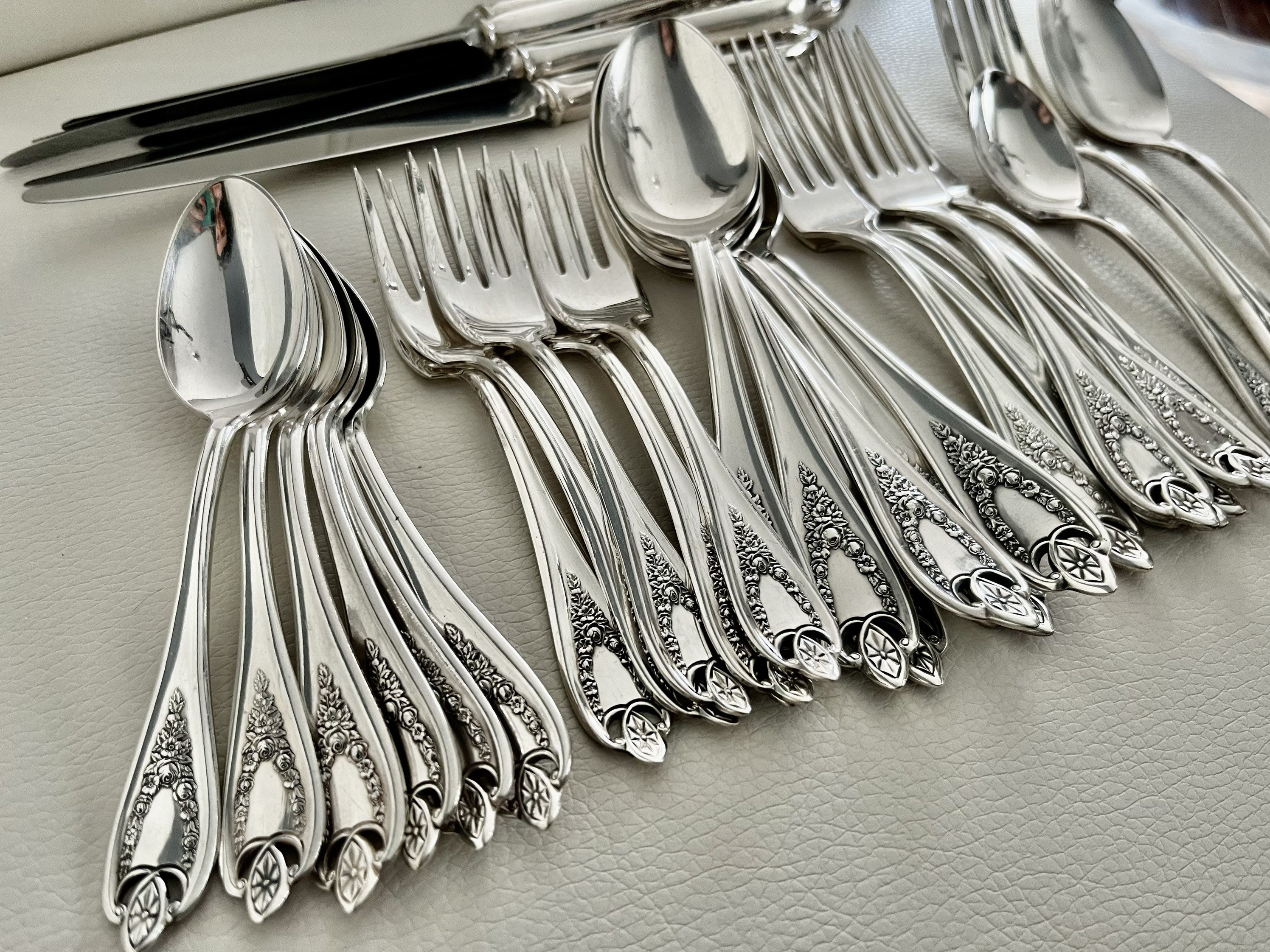 Vintage 1847 Rogers Old Colony Silverware Set for 8 and more: Art Nouveau Silverplate