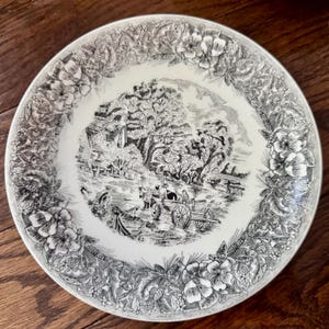Vintage Royalty Wall Plates – Black & White Gallery Collection, Ceramic Porcelain bild 15