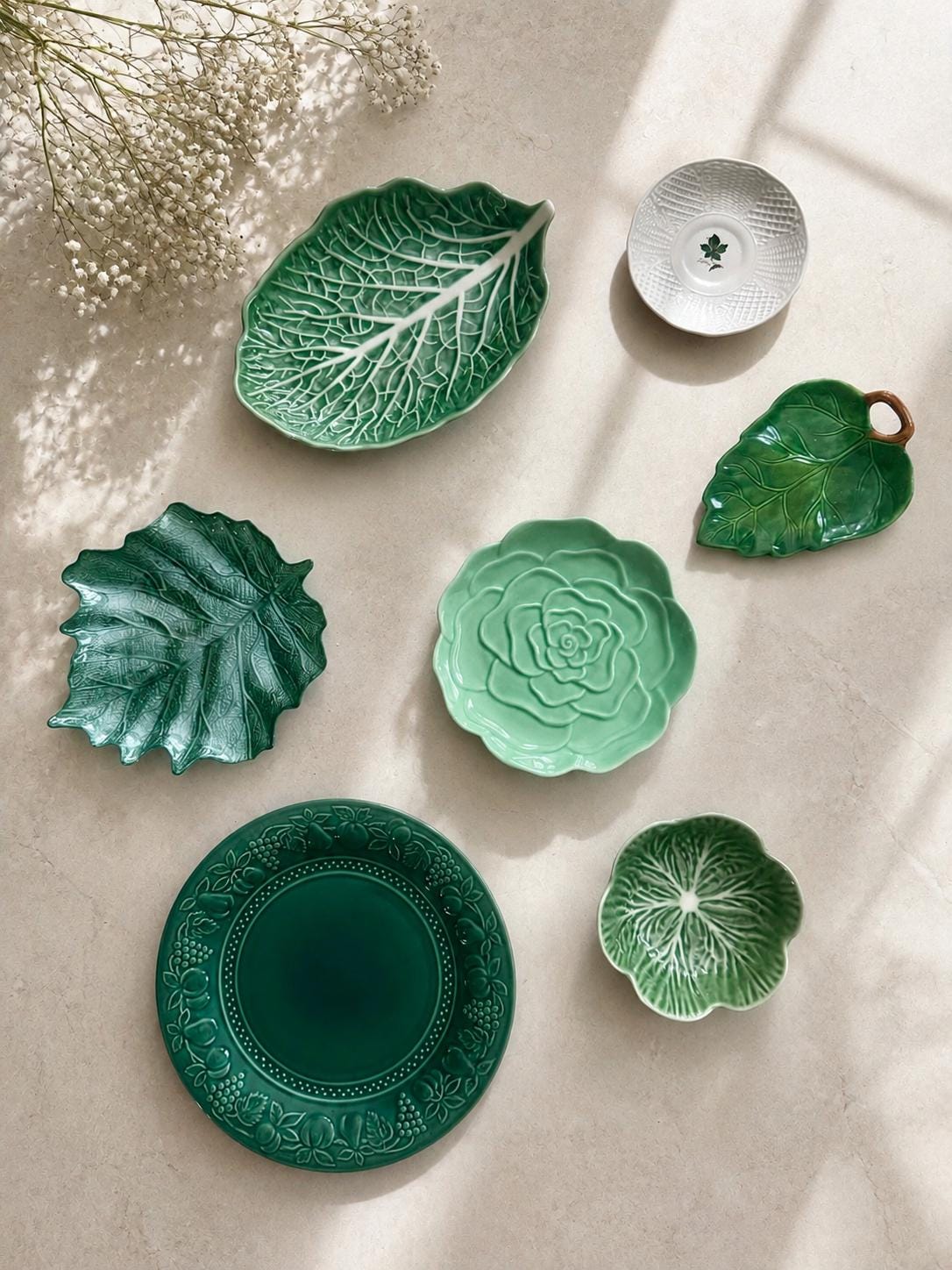 Vintage Green Botanical Wall Plate Collection – Set of 7 | Leaf & Cabbage Plates | Majolica Style Wall Gallery | Grandmillennial Decor