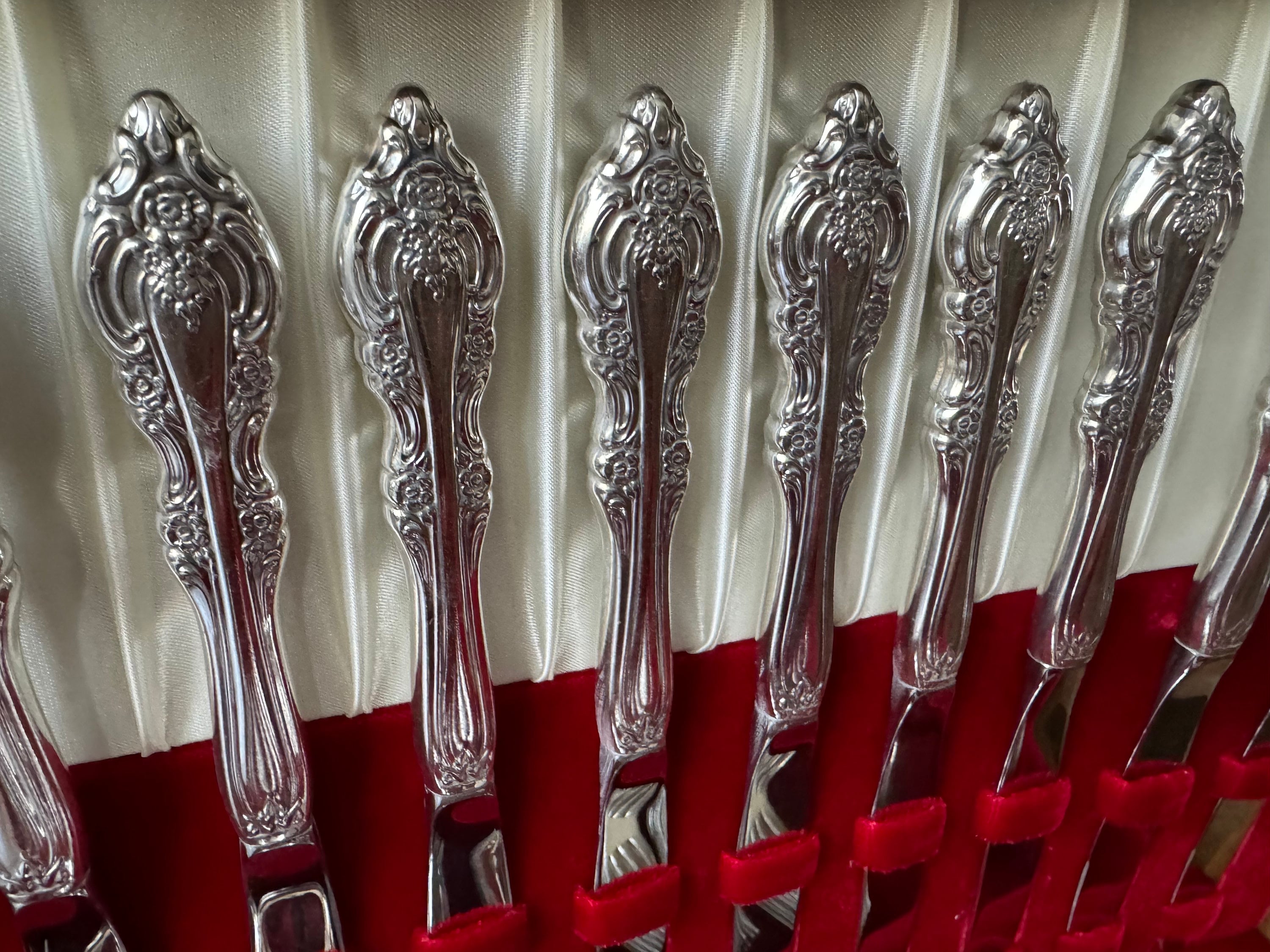 Artistry Vintage 1960+ Complete Silverplate Set for 8 Persons (46 items) — Optional Chest