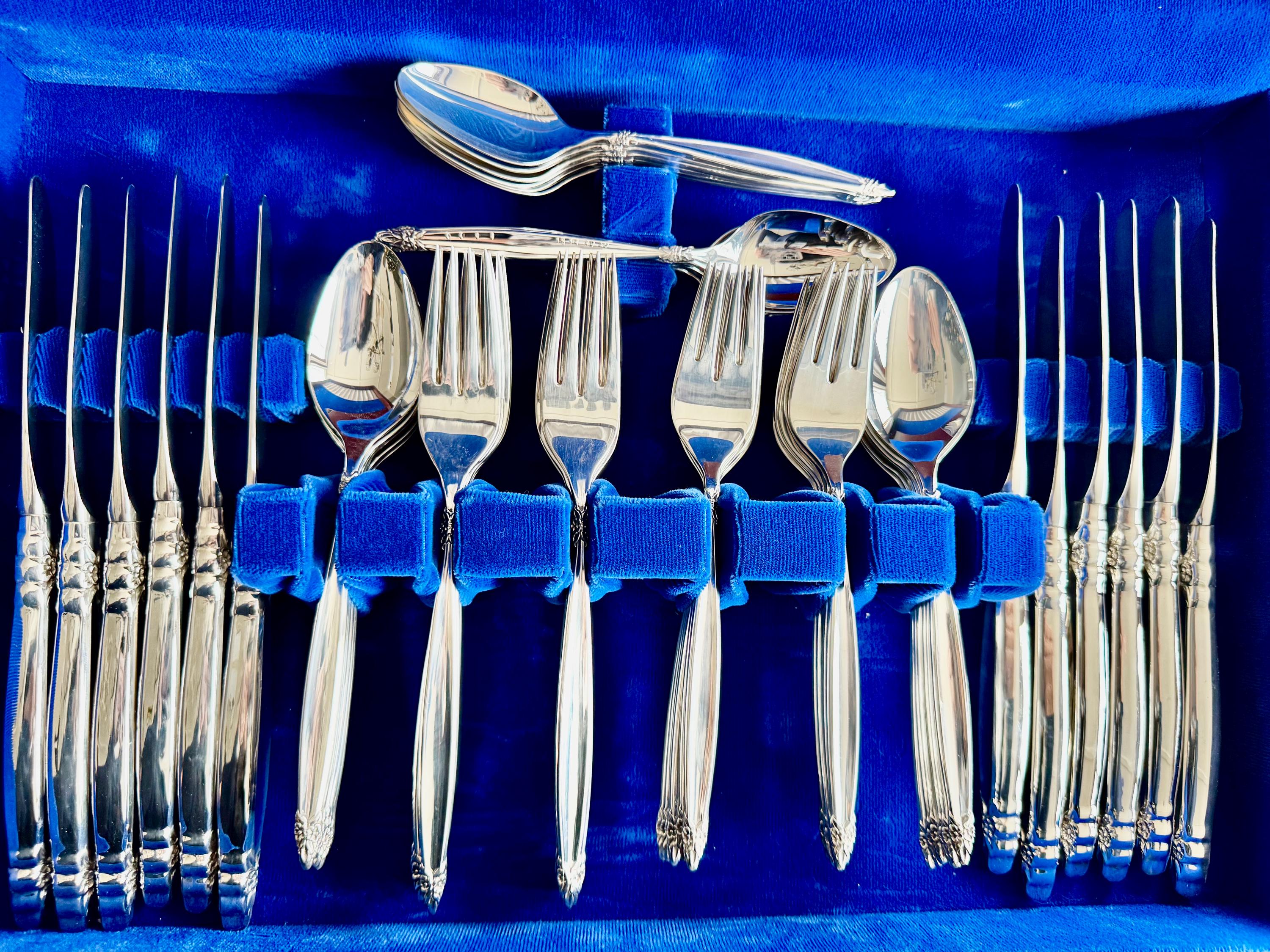 Complete Vintage 1847 Rogers Bros “garland” Silverware Set for 12