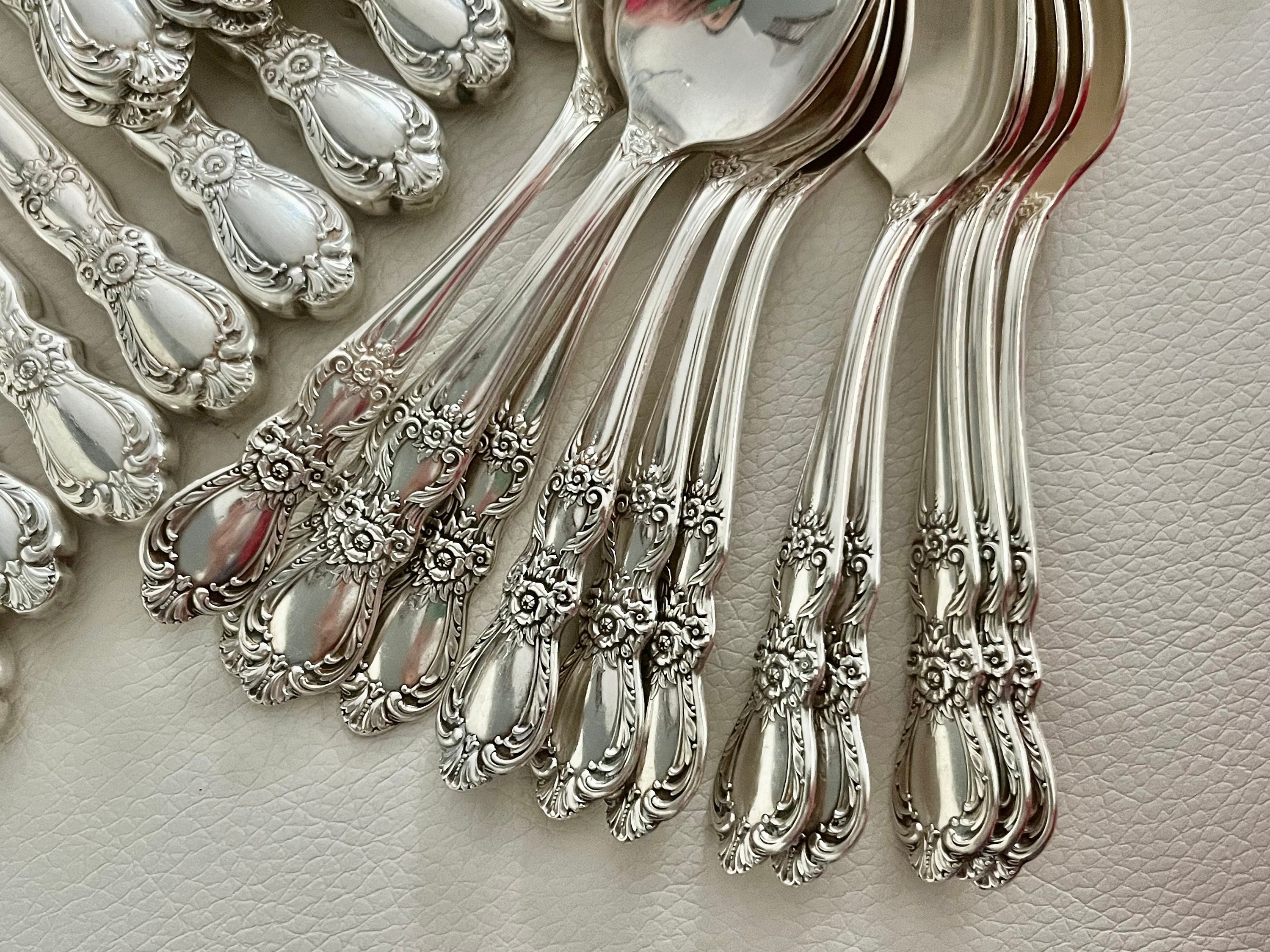 Vintage Large Round Bowl Cream/Soup Spoons — Set of 12 — Silver Plated Silverware “Heritage”