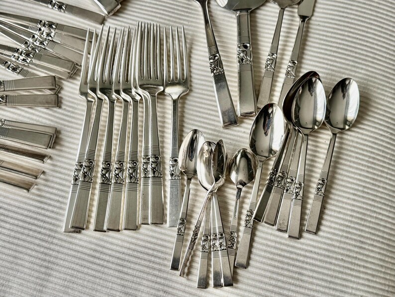 Vintage 1948 Morning Star Silverware Set – Art Deco Community Oneida for 8 (48pcs) image 10