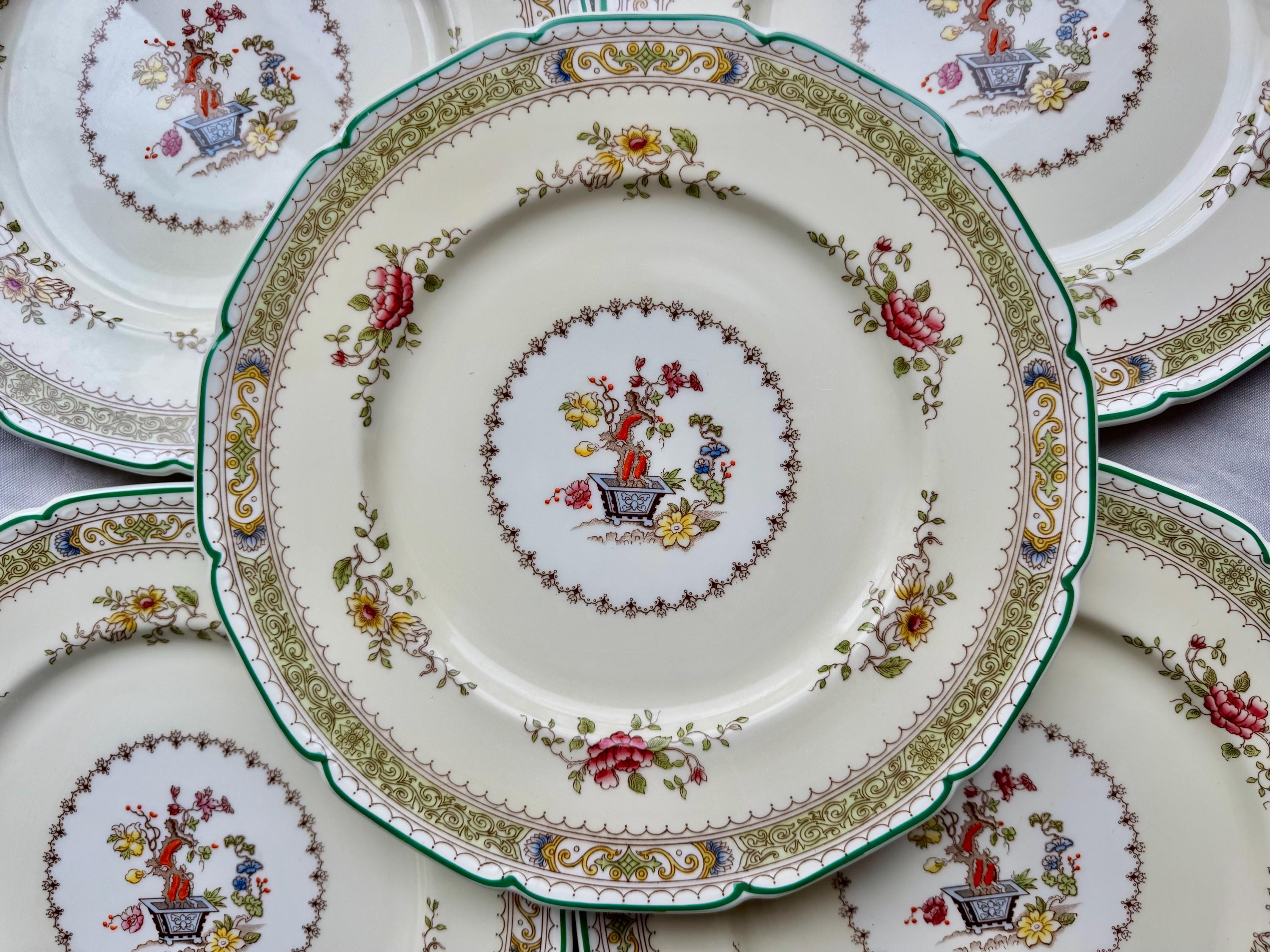Vintage Royal Doulton “Lillian” Scalloped Dinner Plates 10.5” – Green Rim – 5 Plates Available