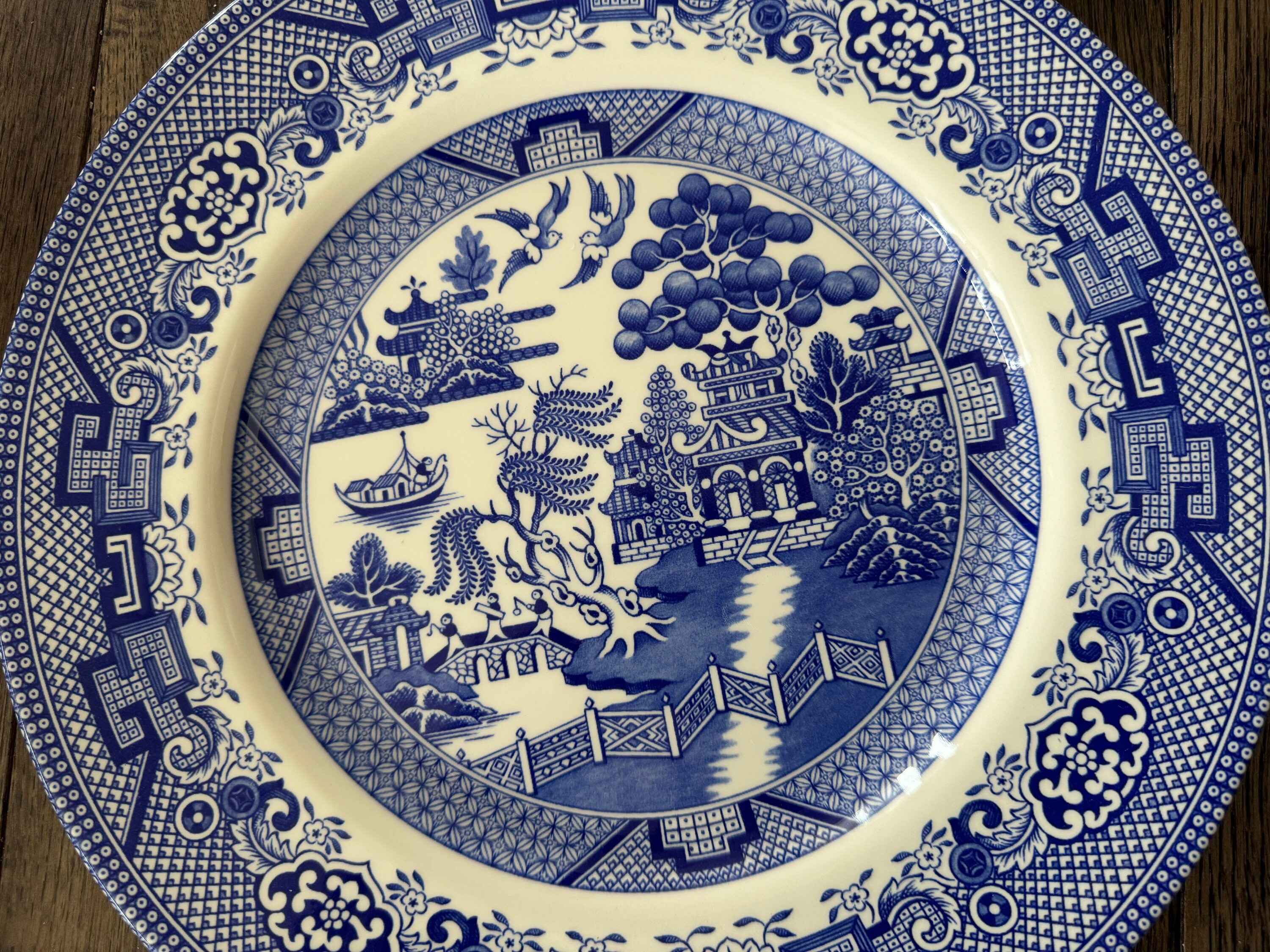 Royal Stafford Blue Willow Dinner Plates 10.75” — Made in England